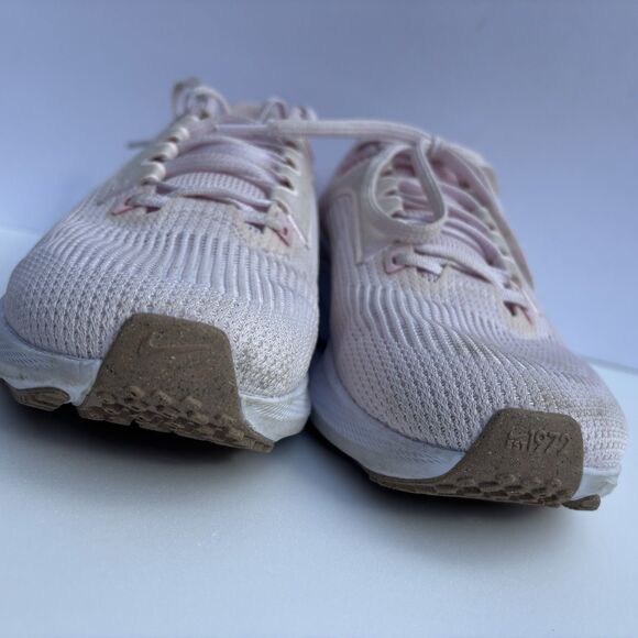 Nike Air Zoom Pegasus 40 Women's Size 8 Light Pink Sneakers Shoes DV3854 600 - Picture 5 of 10